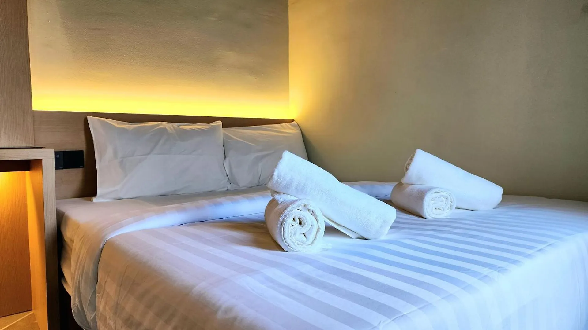 Georgetown Ay Hotel contacts